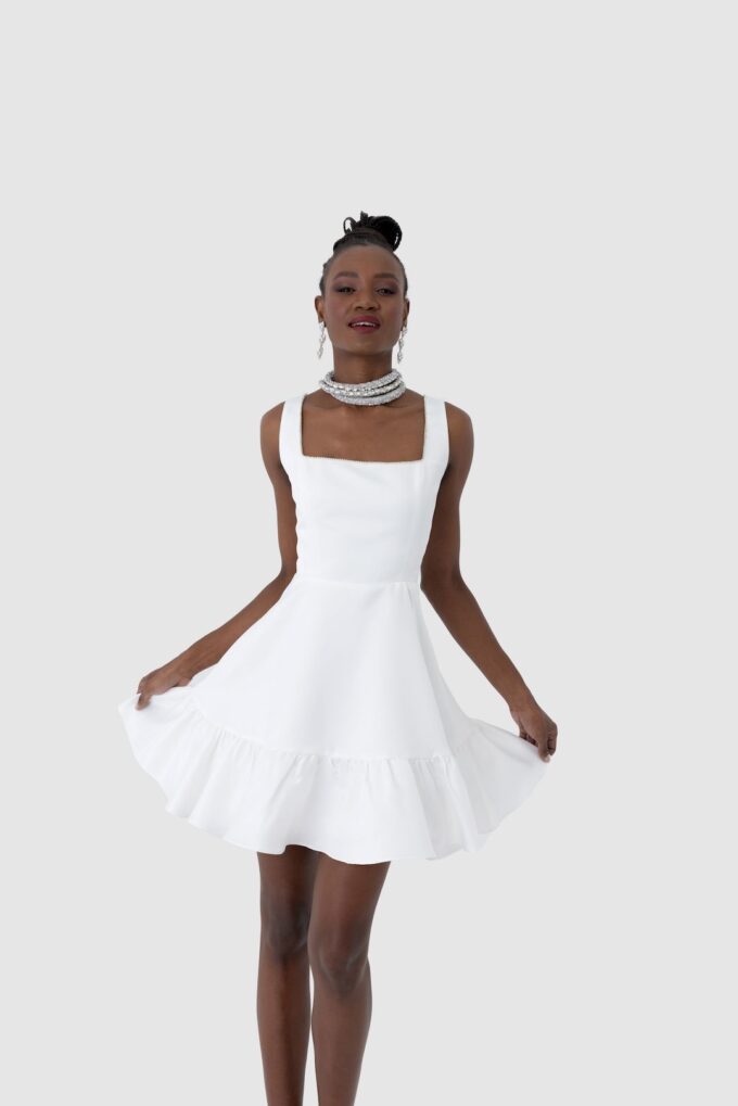 Premium Taş İşlemeli Kare Yaka Volanlı Mini Elbise - Beyaz