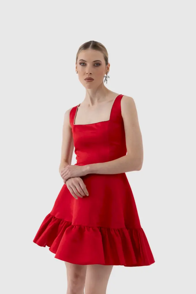 Premium Taş İşlemeli Kare Yaka Volanlı Mini Elbise - Kırmızı